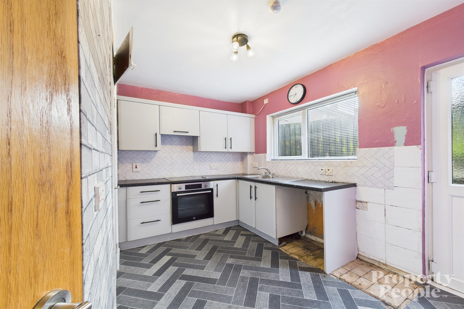3 Bed Terrace House - Image 7