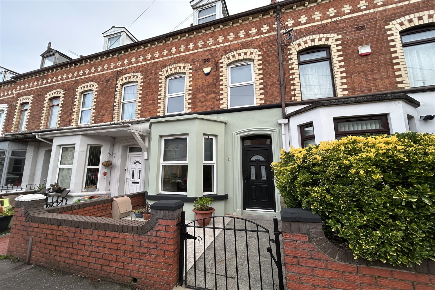 4 Bed Townhouse - Image 4