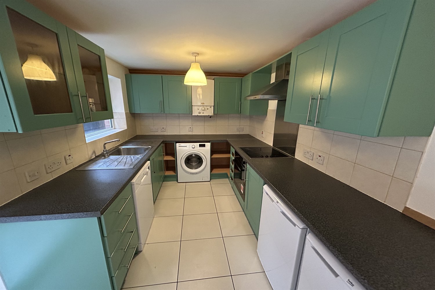 4 Bed Townhouse - Image 9