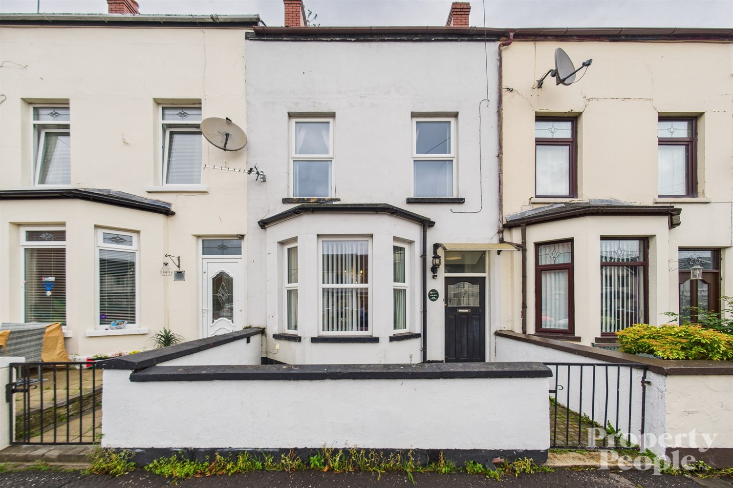 4 Bed Townhouse - Image 1