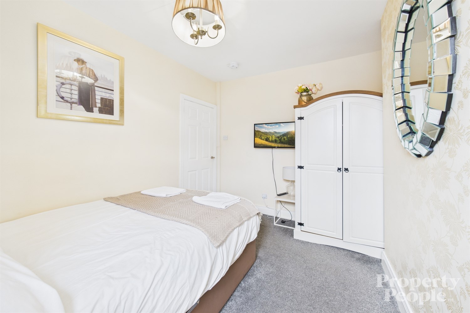 4 Bed Townhouse - Image 11