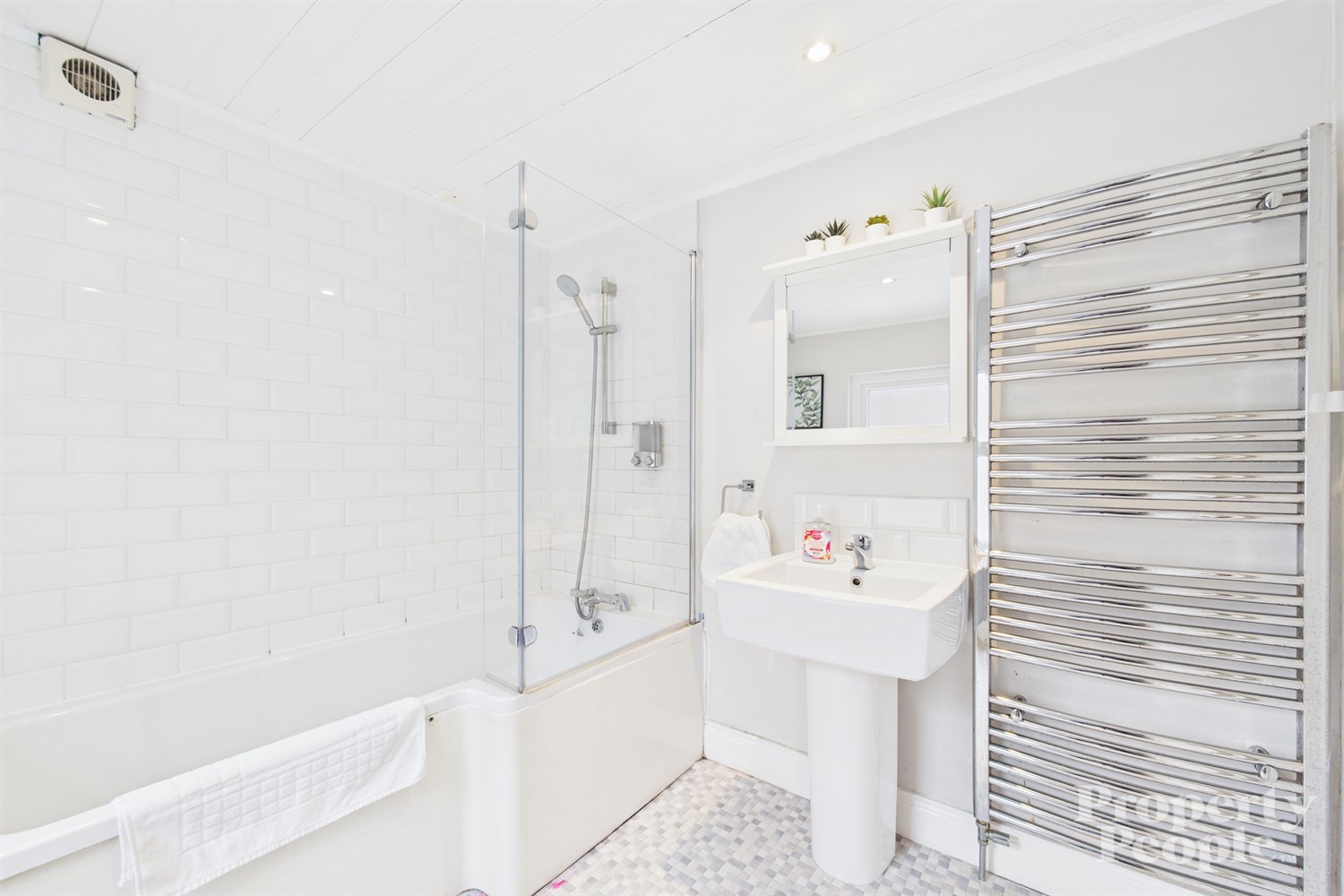 4 Bed Townhouse - Image 19