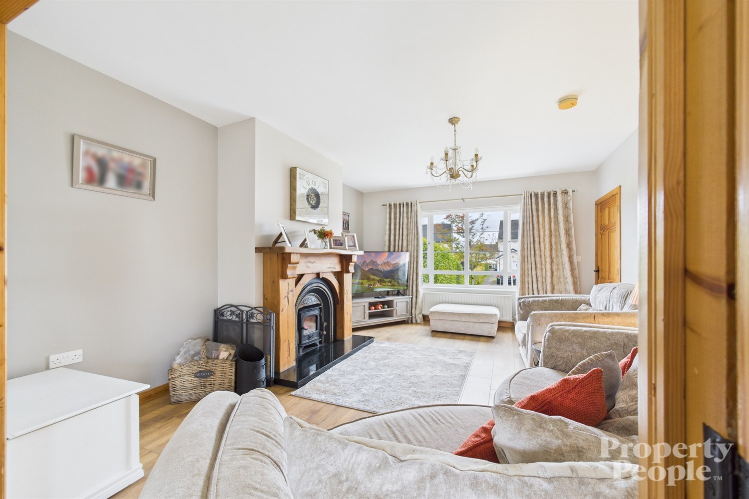 3 Bed Semi-detached House - Image 3