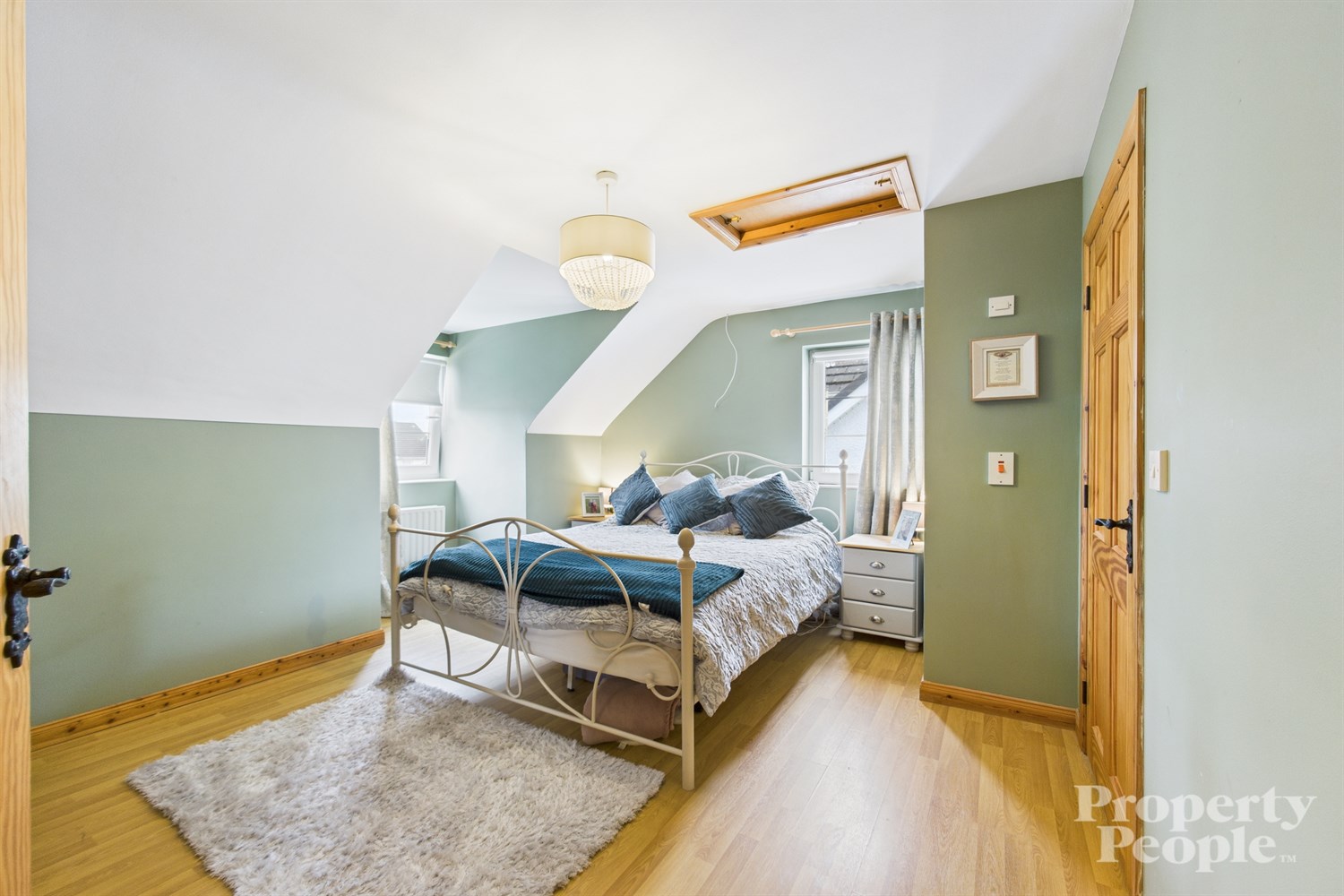 3 Bed Semi-detached House - Image 11