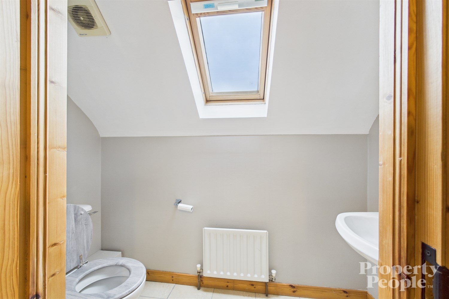 3 Bed Semi-detached House - Image 13