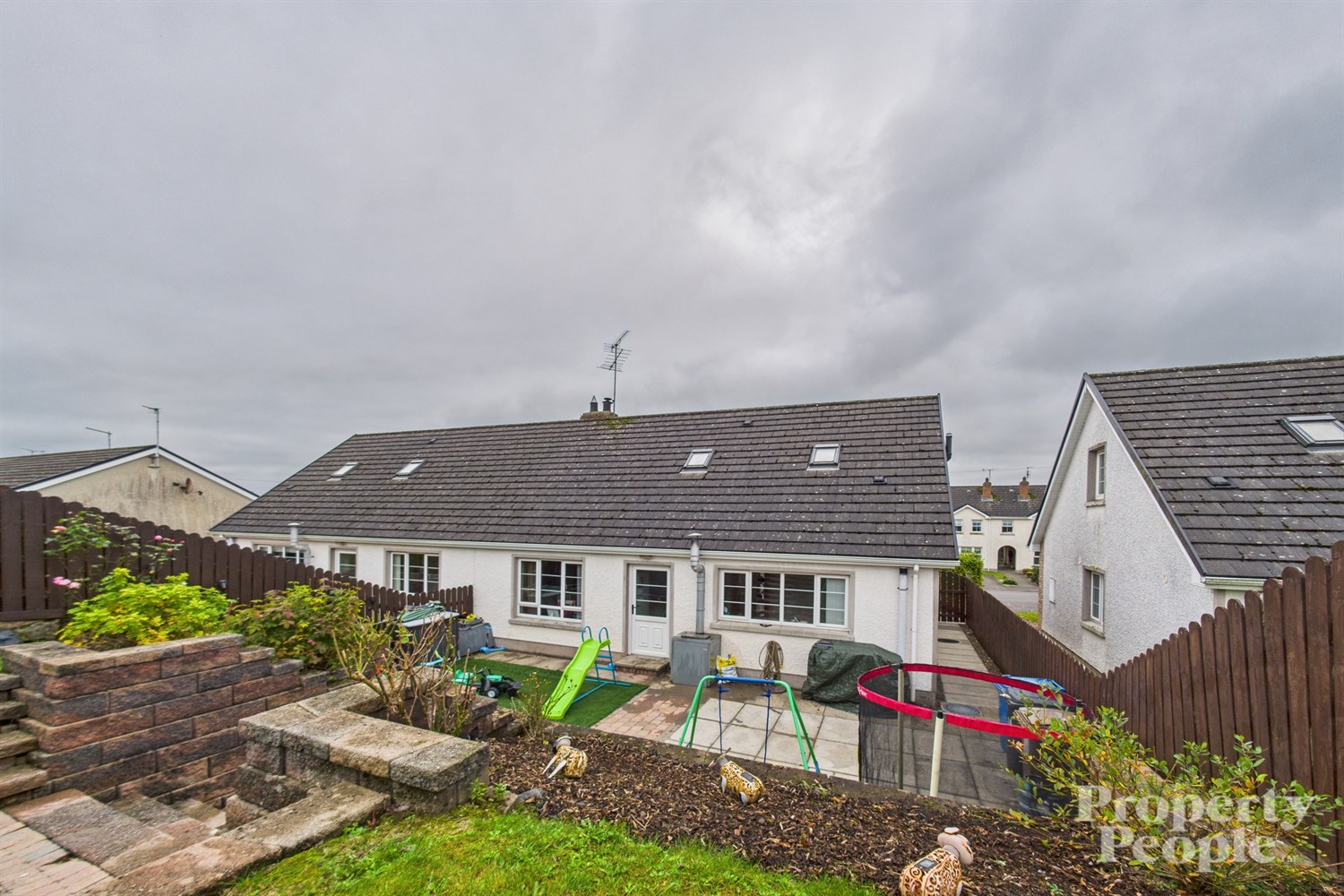 3 Bed Semi-detached House - Image 17