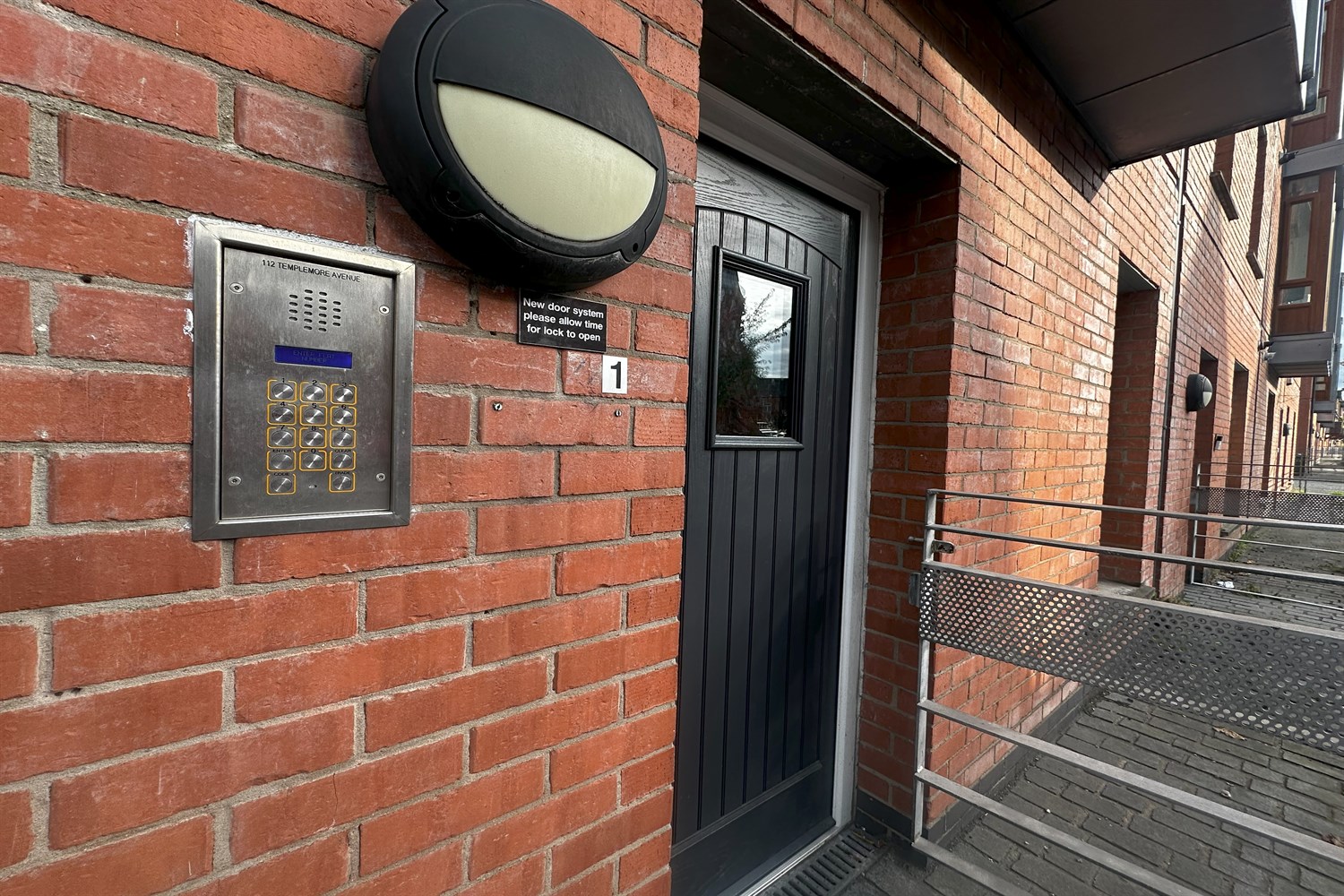 Apartment 14 112 Templemore Avenue - Image 2