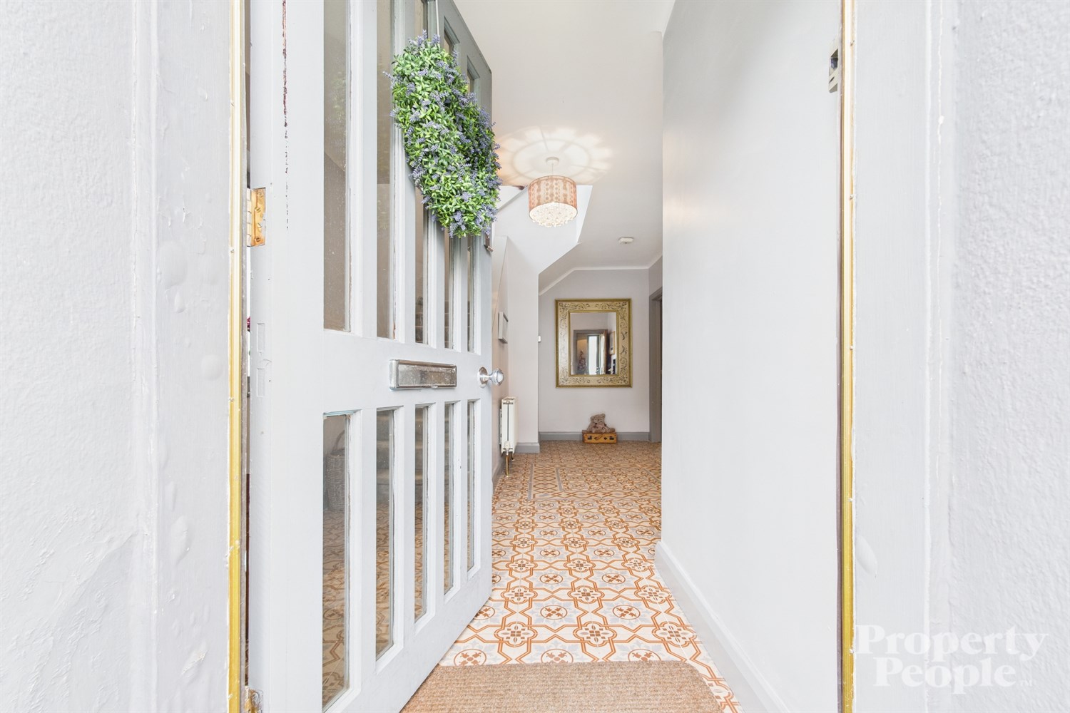 3 Bed Semi-detached House - Image 4