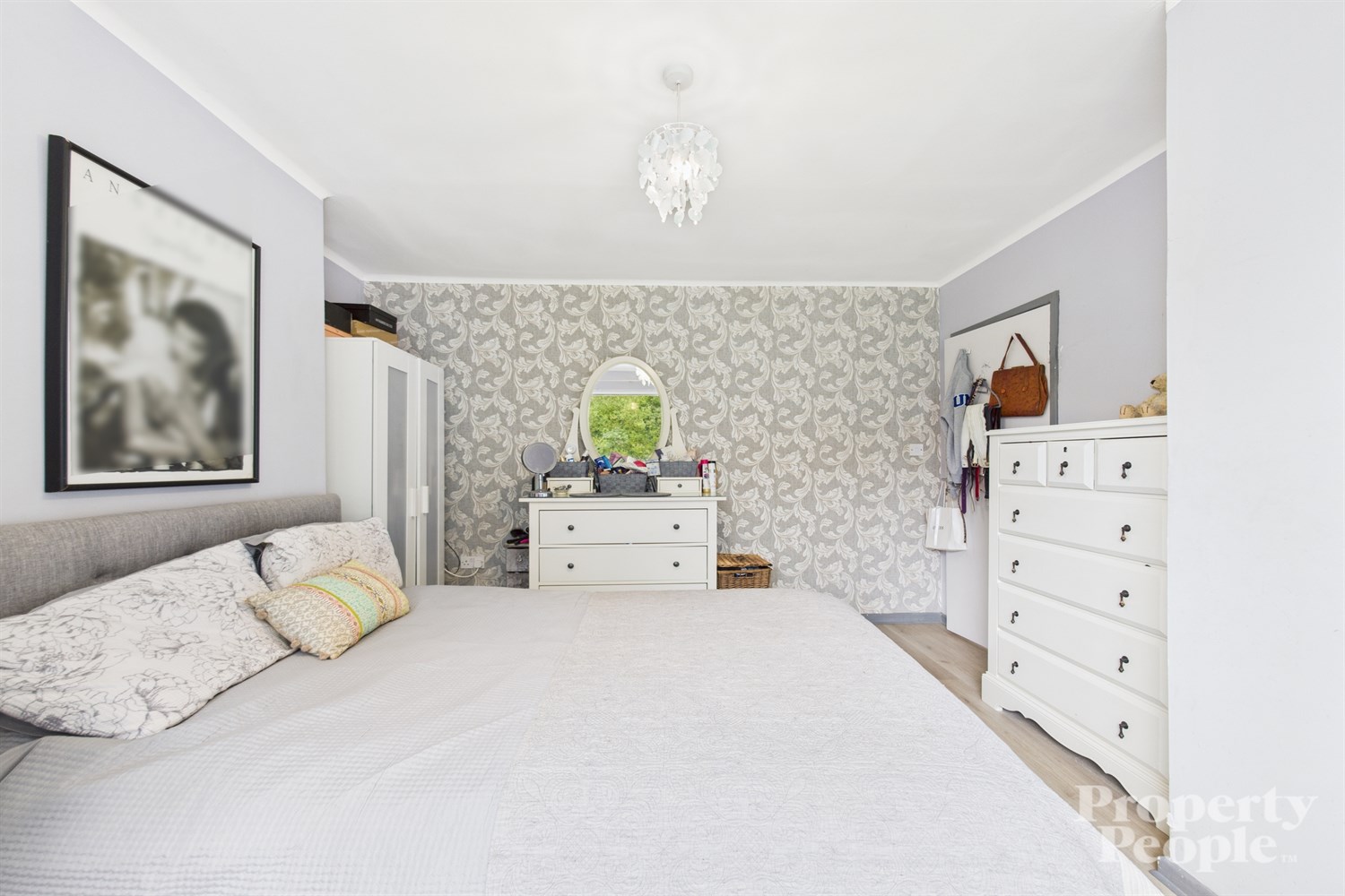 3 Bed Semi-detached House - Image 25