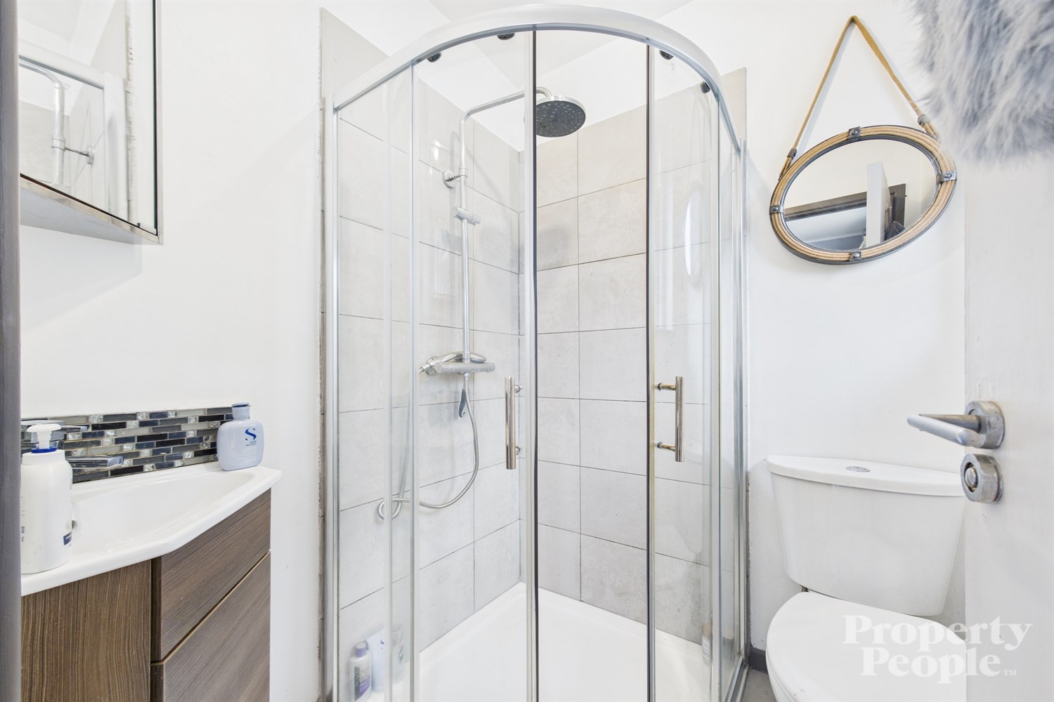 3 Bed Semi-detached House - Image 26