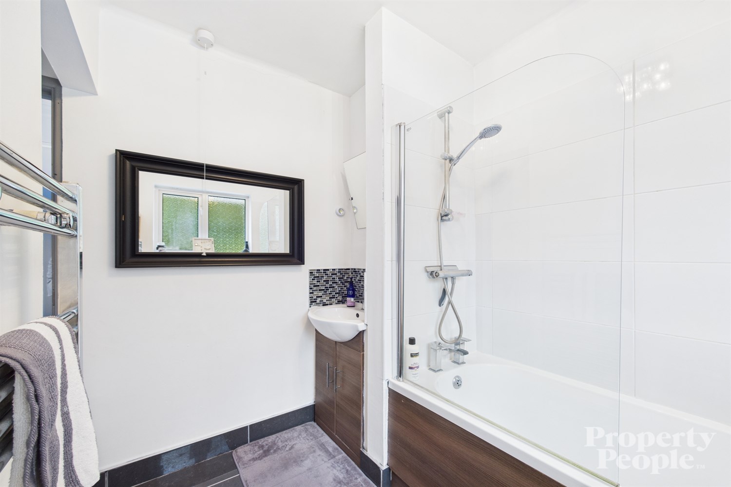 3 Bed Semi-detached House - Image 33