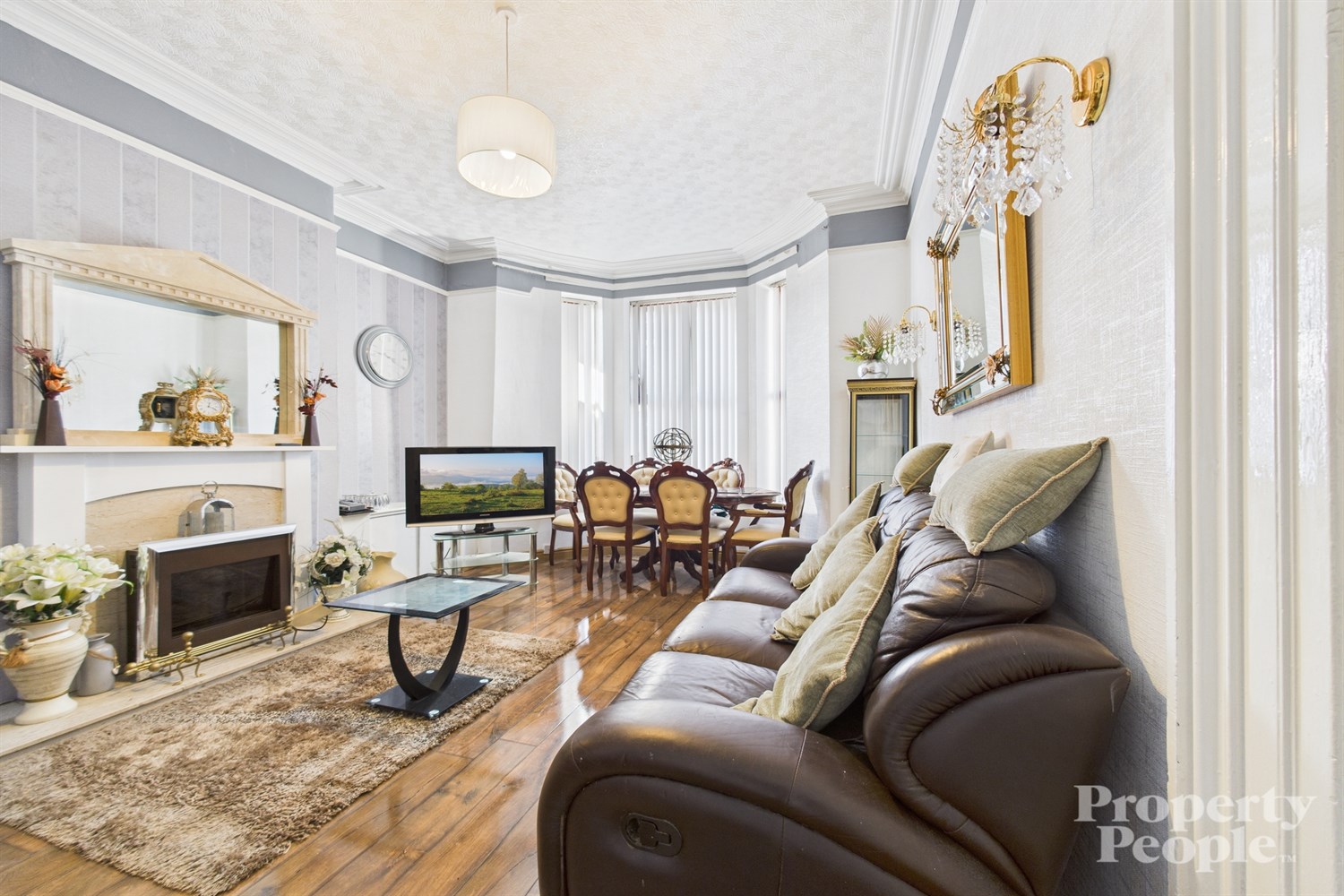 6 Bed Terrace House - Image 2