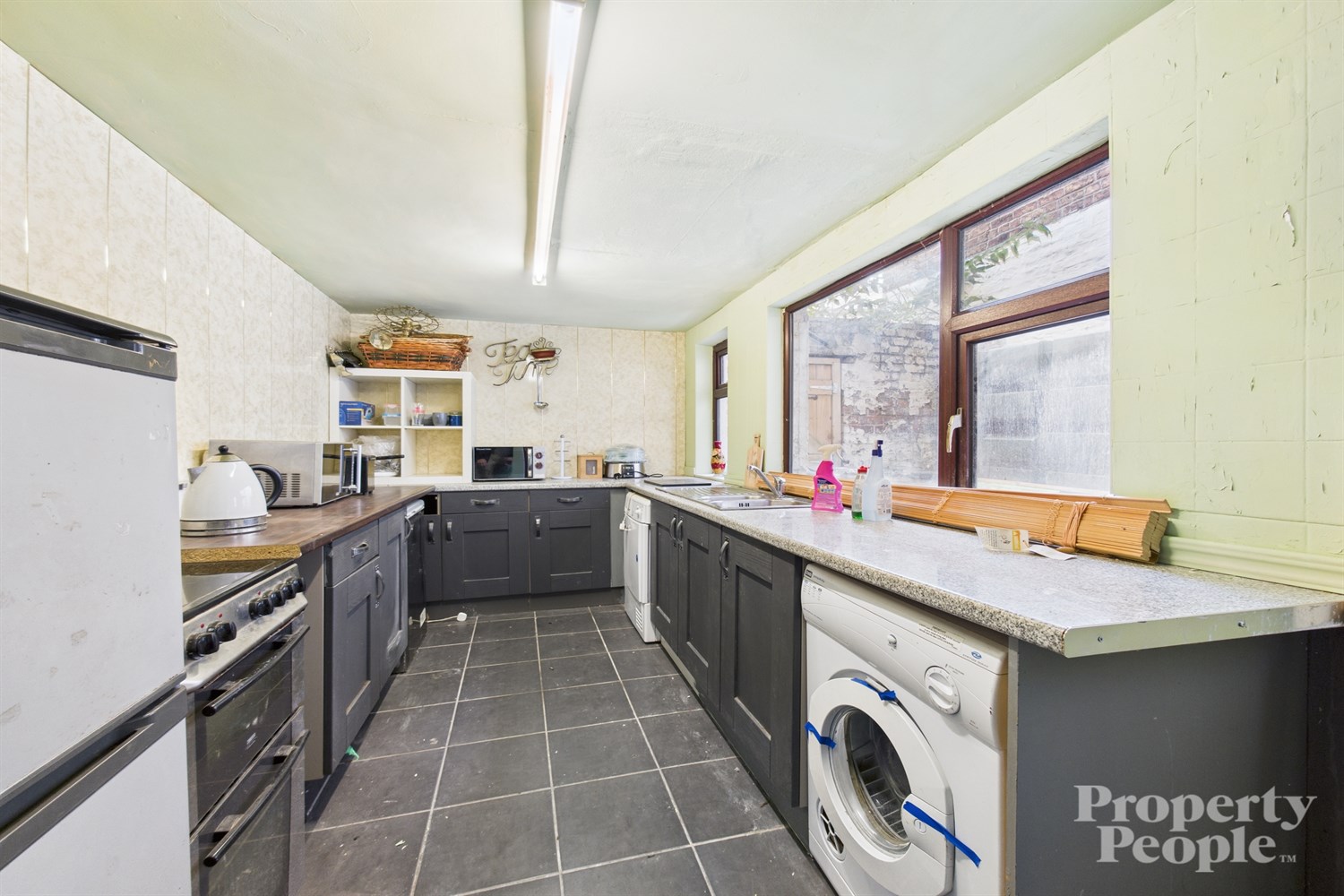 6 Bed Terrace House - Image 9