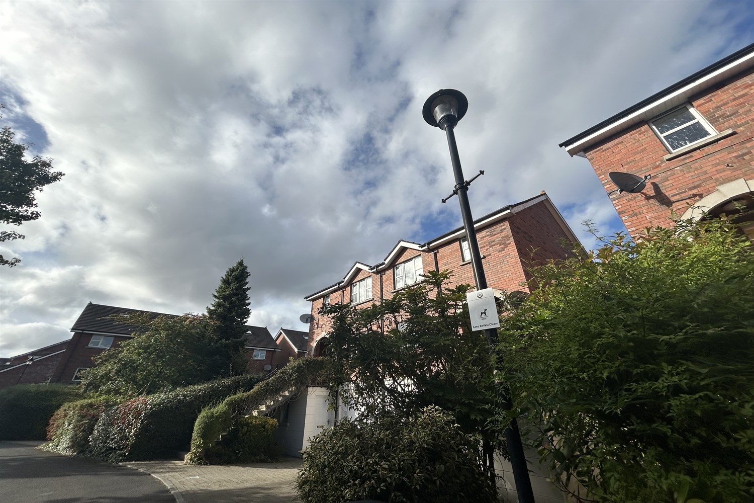4 Bed Semi-detached House - Image 7