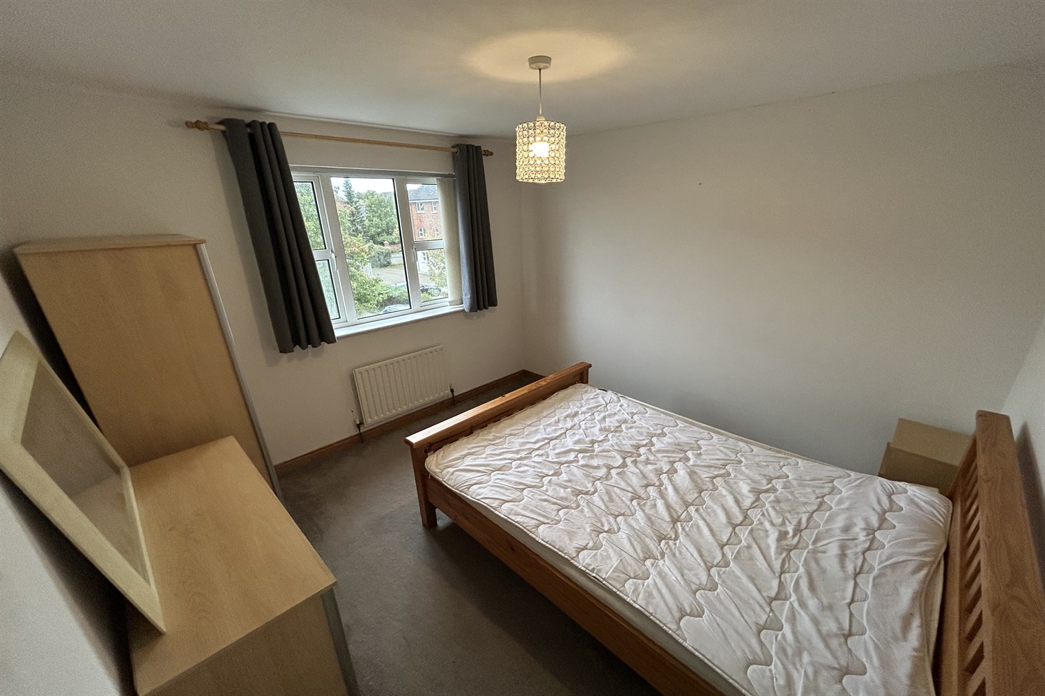 4 Bed Semi-detached House - Image 12