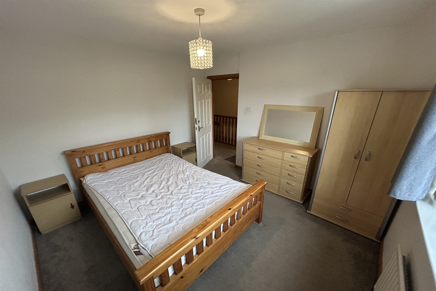 4 Bed Semi-detached House - Image 13