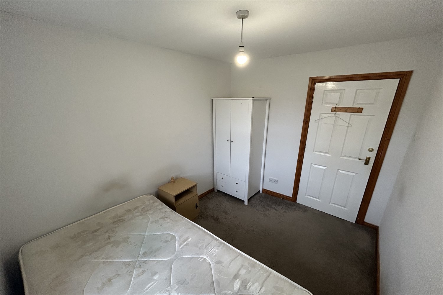 4 Bed Semi-detached House - Image 14