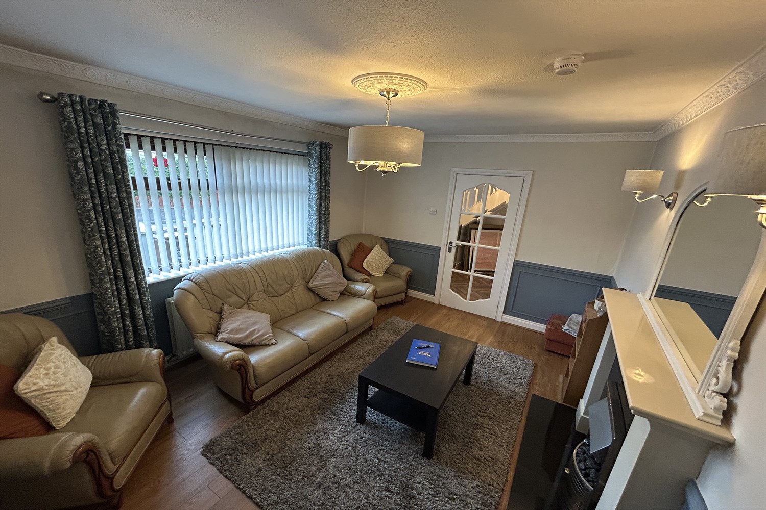 3 Bed End-terrace House - Image 4