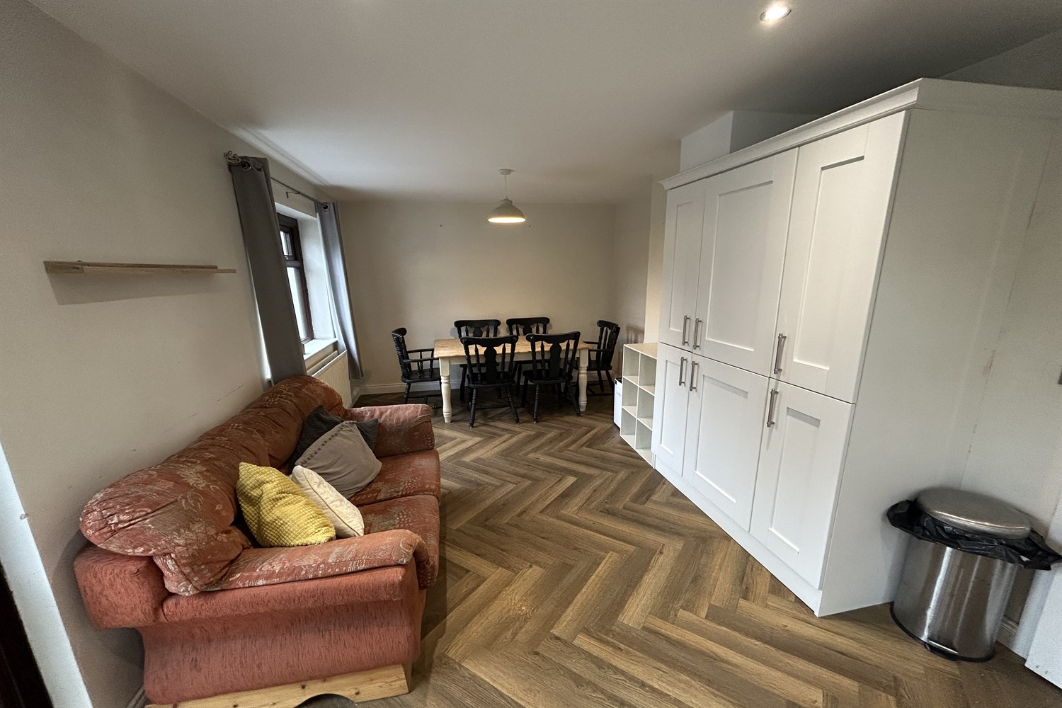 3 Bed End-terrace House - Image 8
