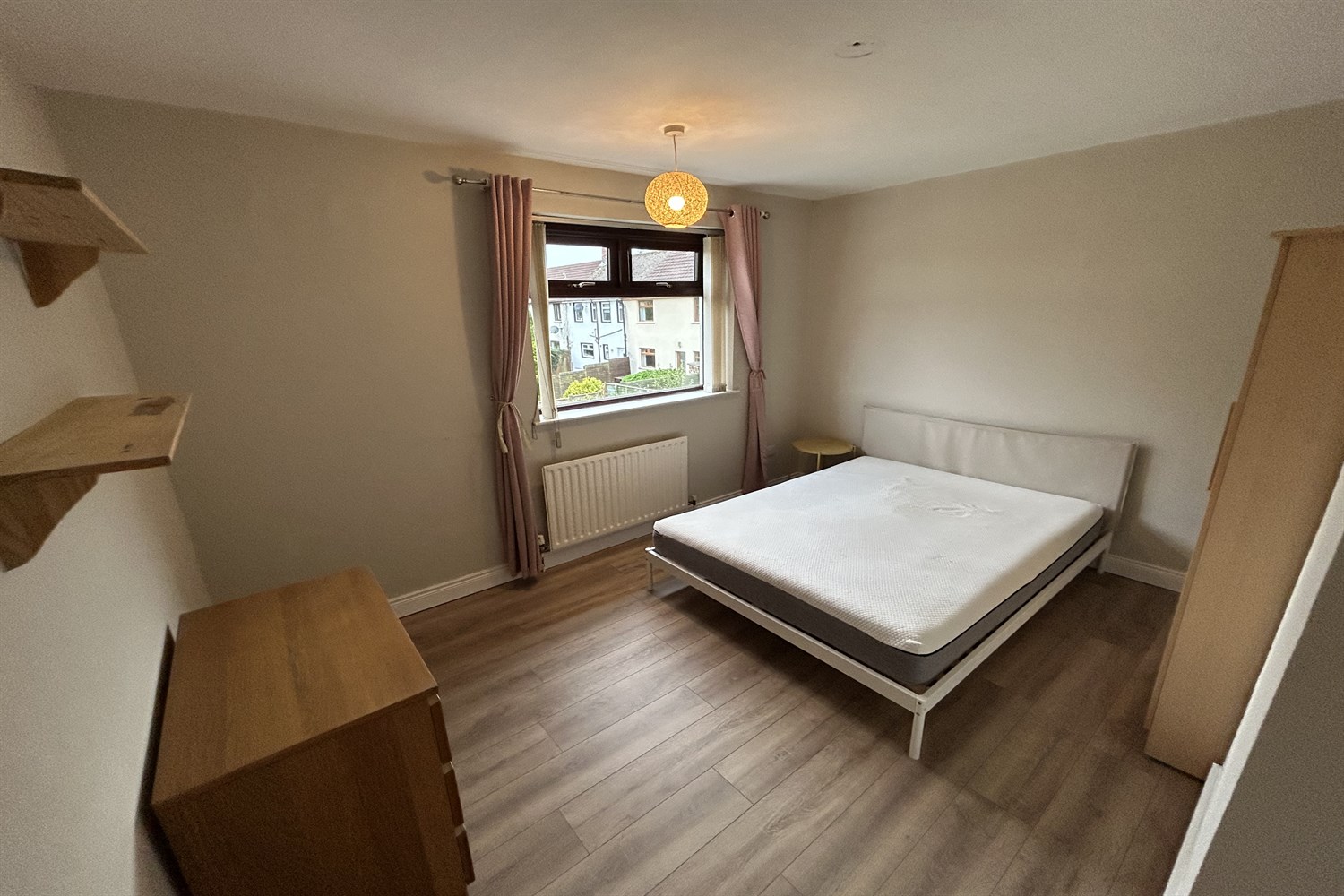 3 Bed End-terrace House - Image 12