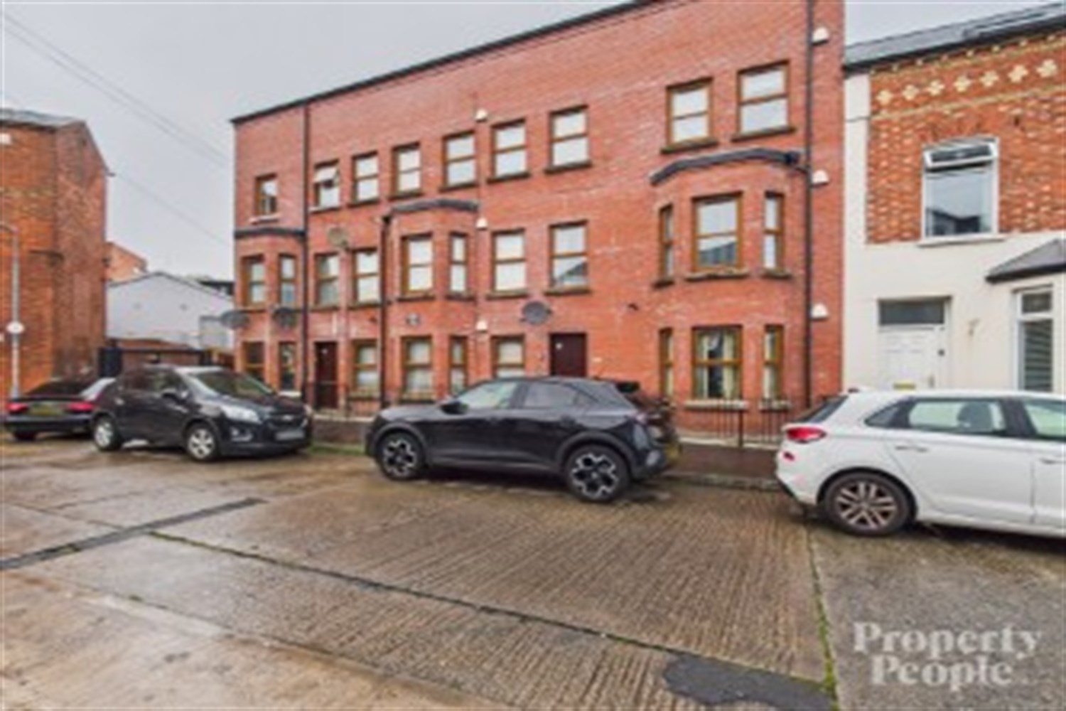 2 Bed Apartment - Image 1