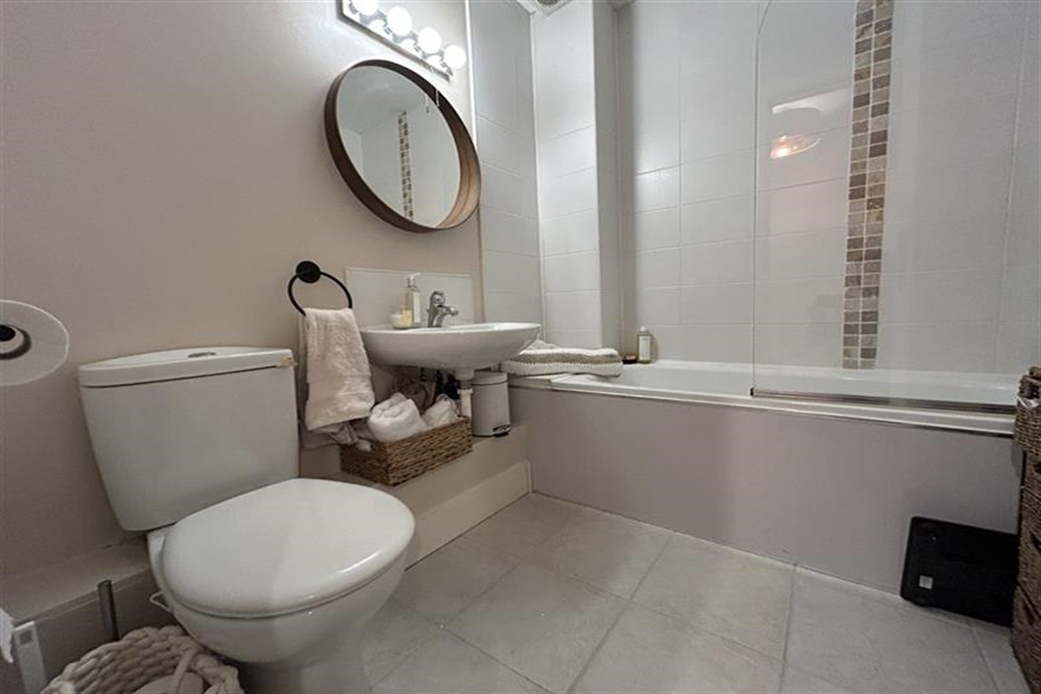 2 Bed Apartment - Image 10