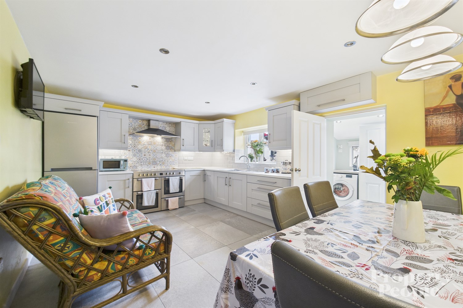 2 Bed Terrace House - Image 4