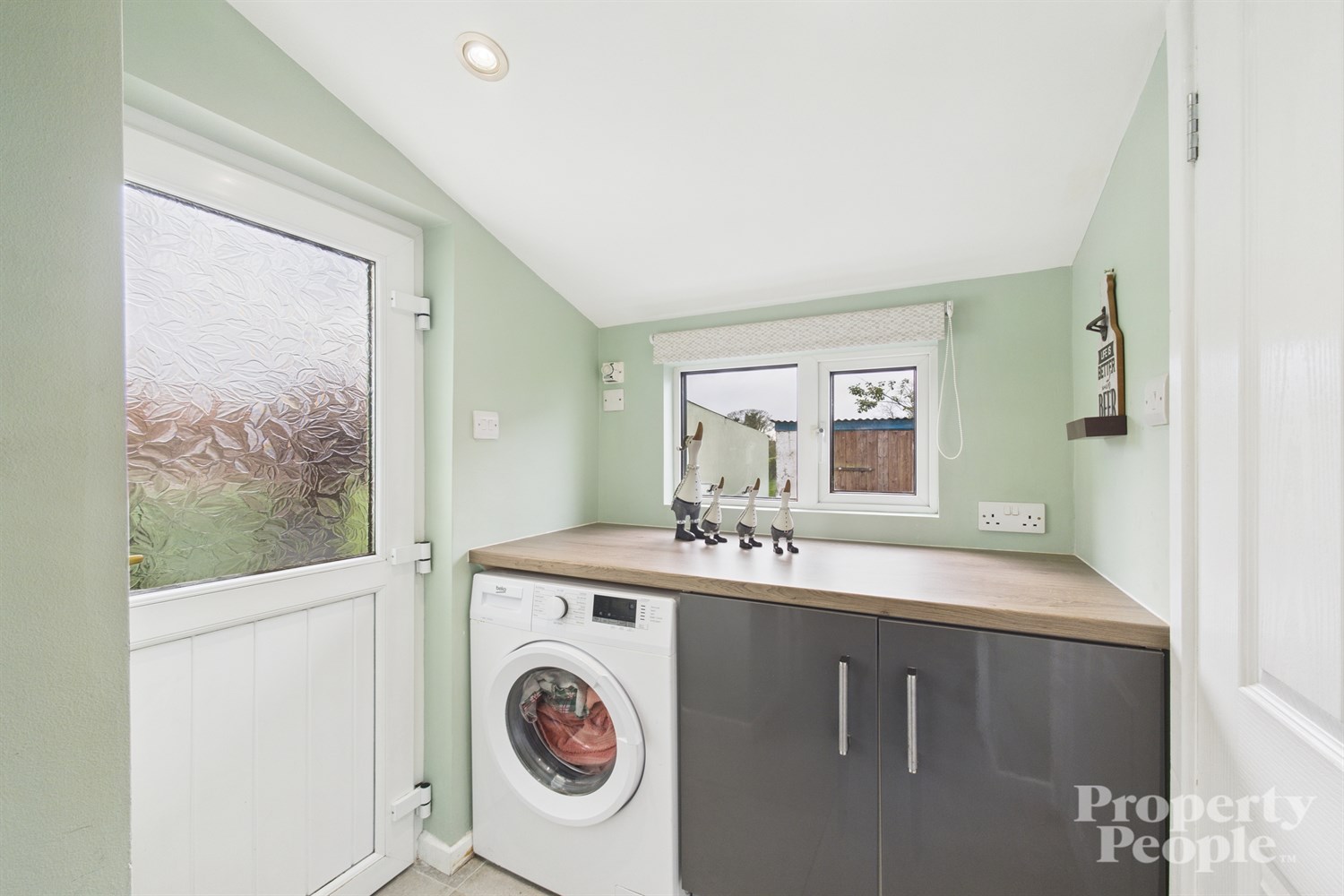 2 Bed Terrace House - Image 6