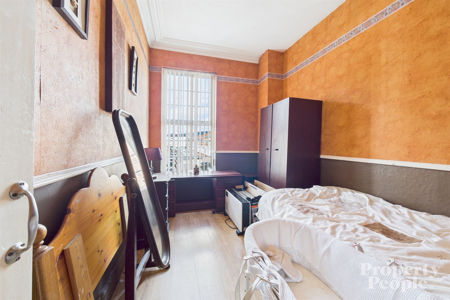 6 Bed Terrace House - Image 8