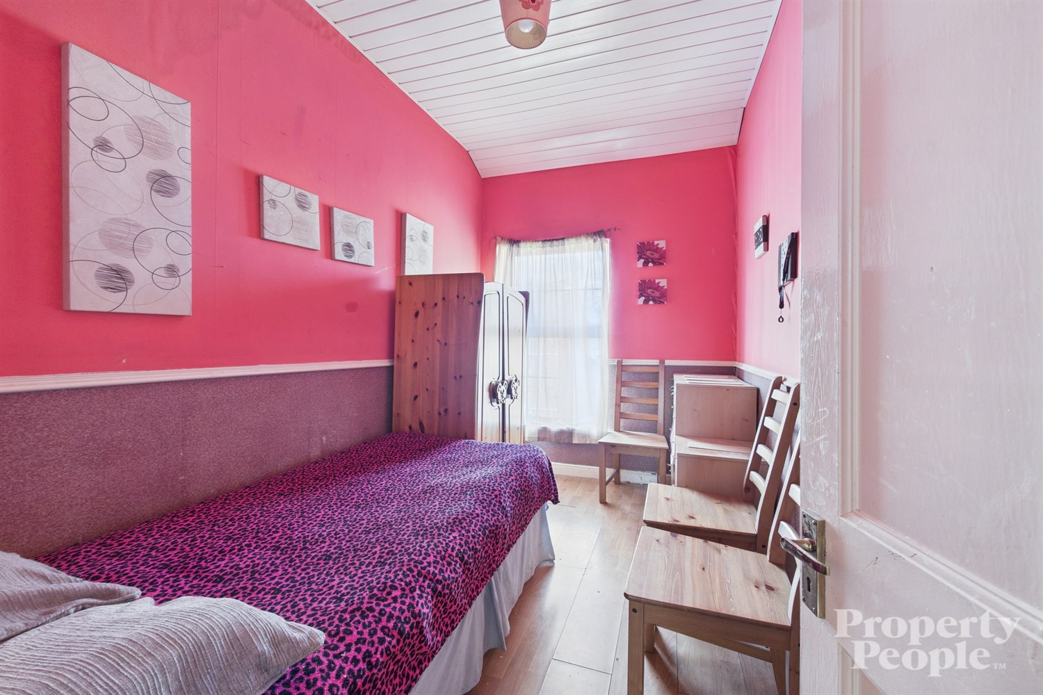 6 Bed Terrace House - Image 10