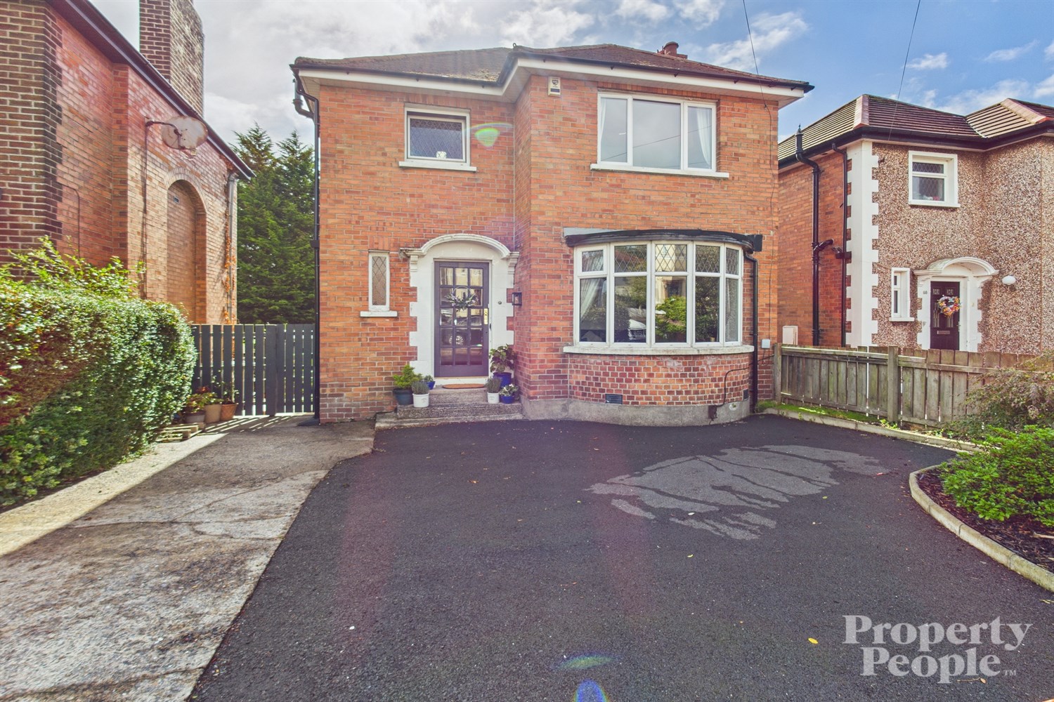 3 Bed Detached House - Image 1