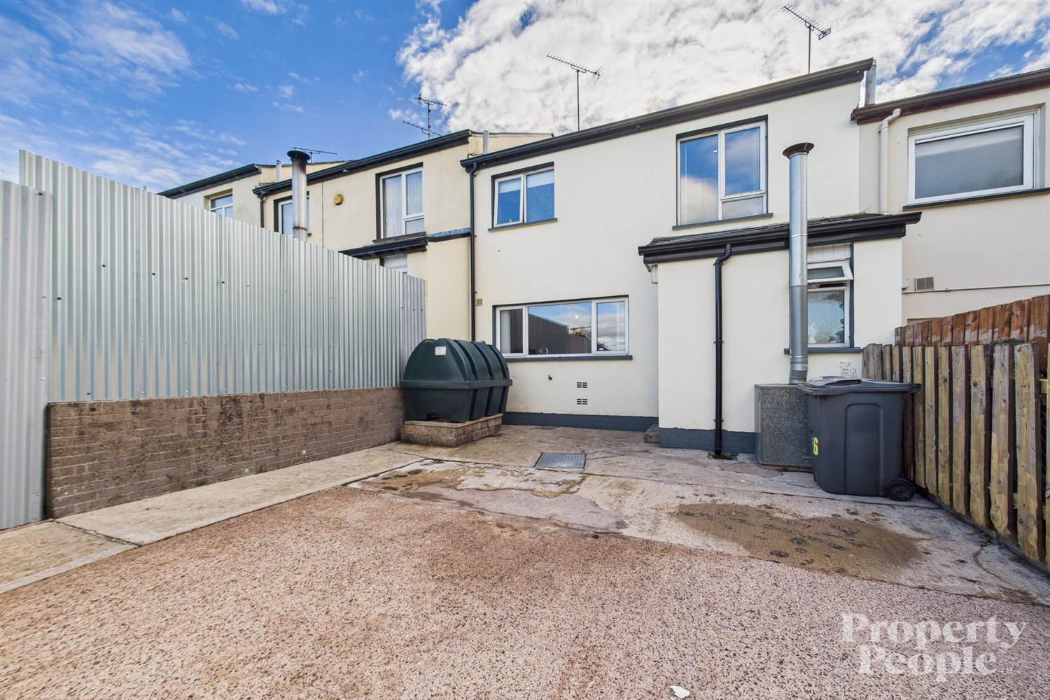 3 Bed Terrace House - Image 9