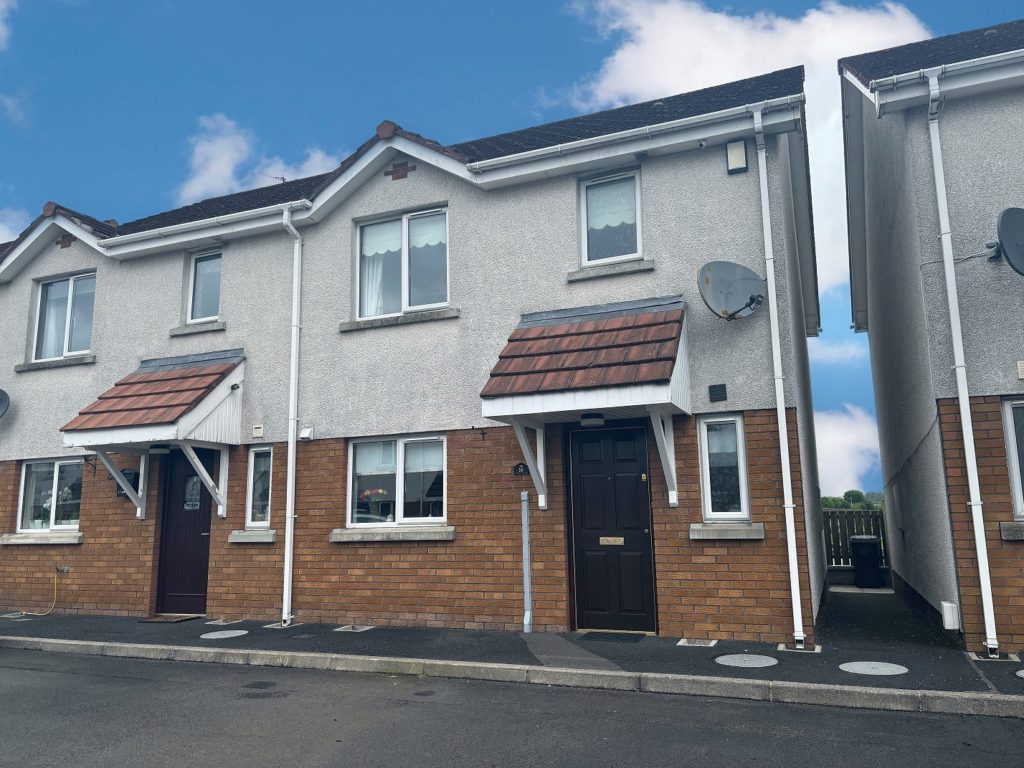 18 Waveney Brow - Image 1