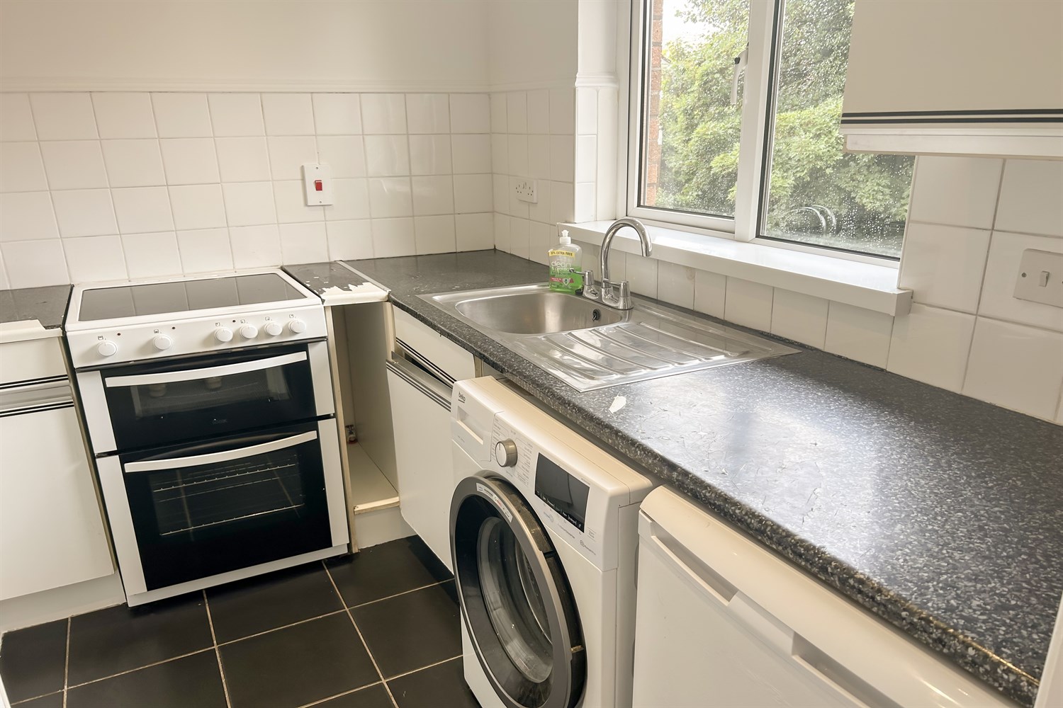 7 Chichester Park Central - Image 5