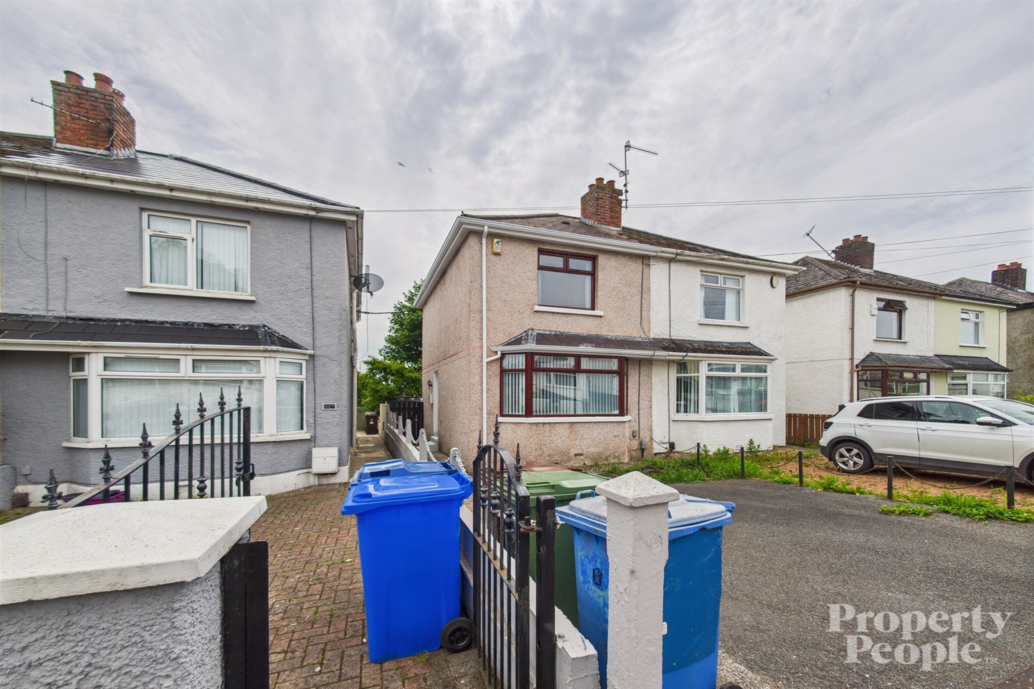  9 Sunnymede Park, Dunmurry,   Belfast,  BT17 0PU