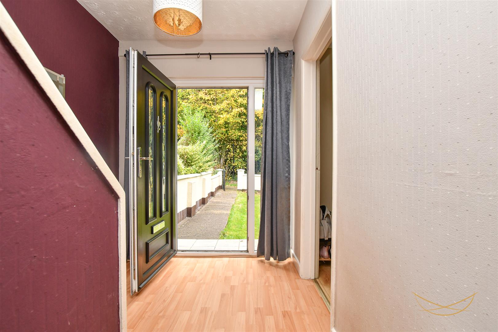 3 Bed End-terrace House - Image 7