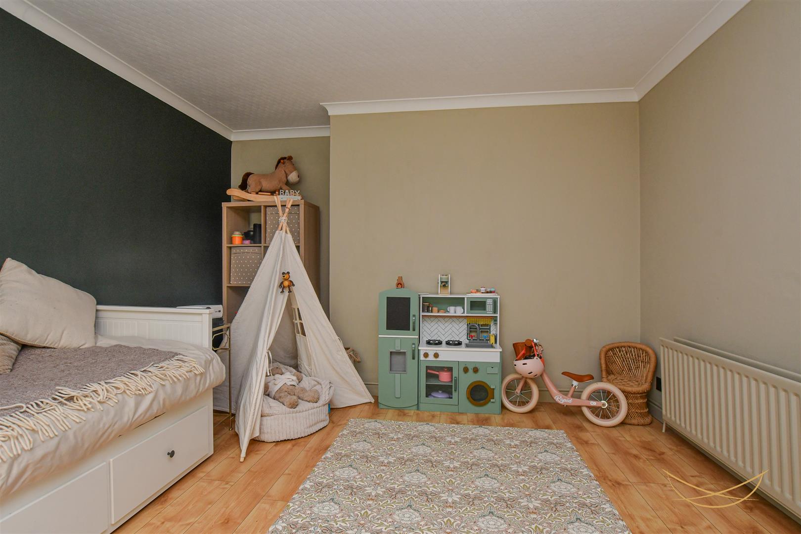 3 Bed End-terrace House - Image 8