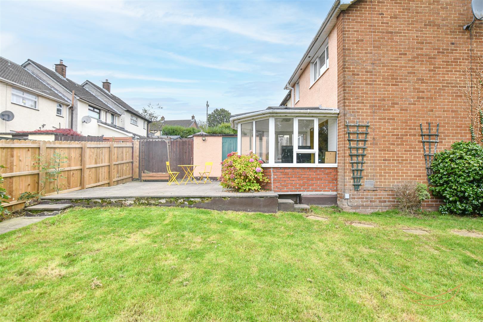 3 Bed End-terrace House - Image 36