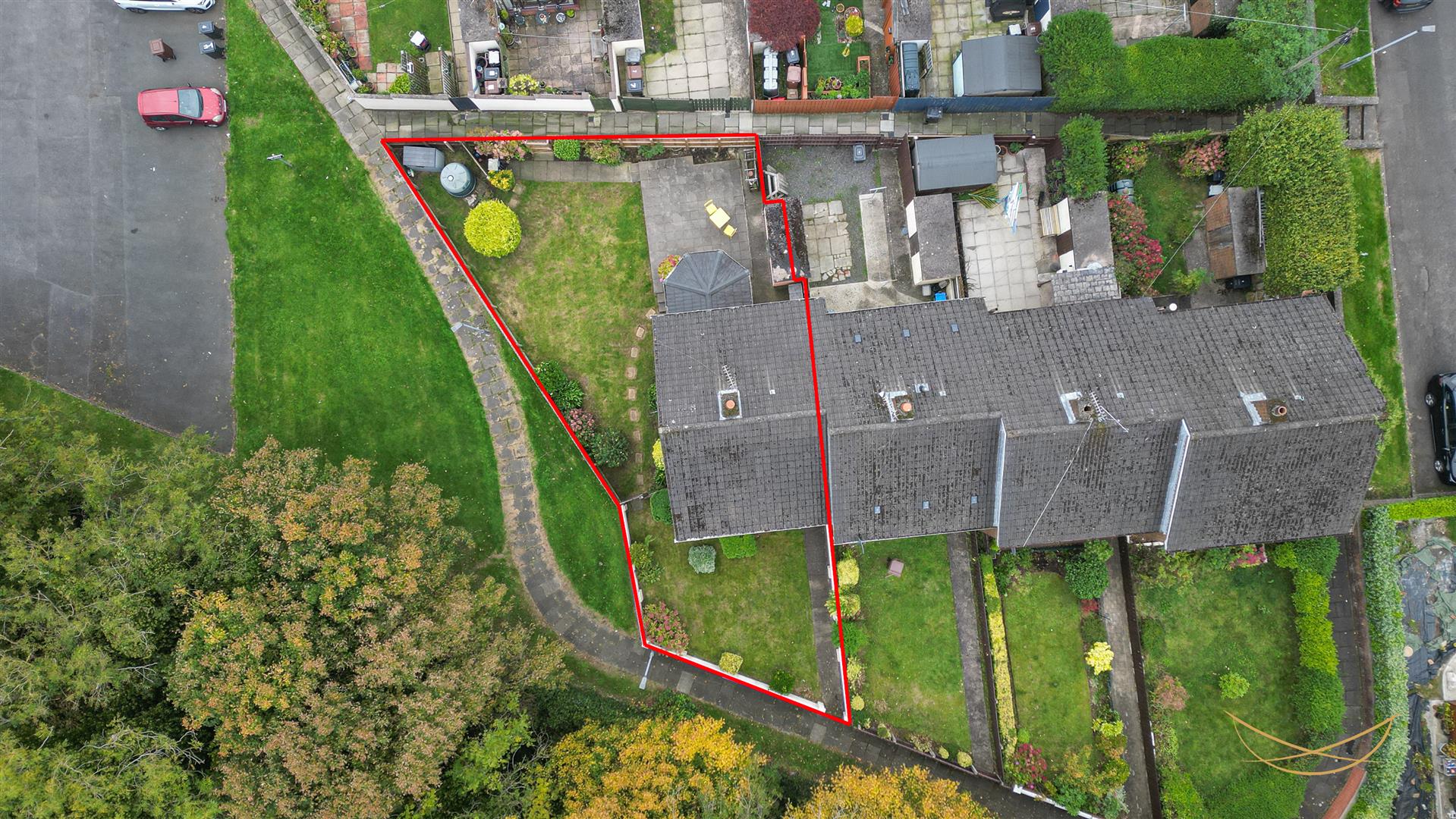 3 Bed End-terrace House - Image 38