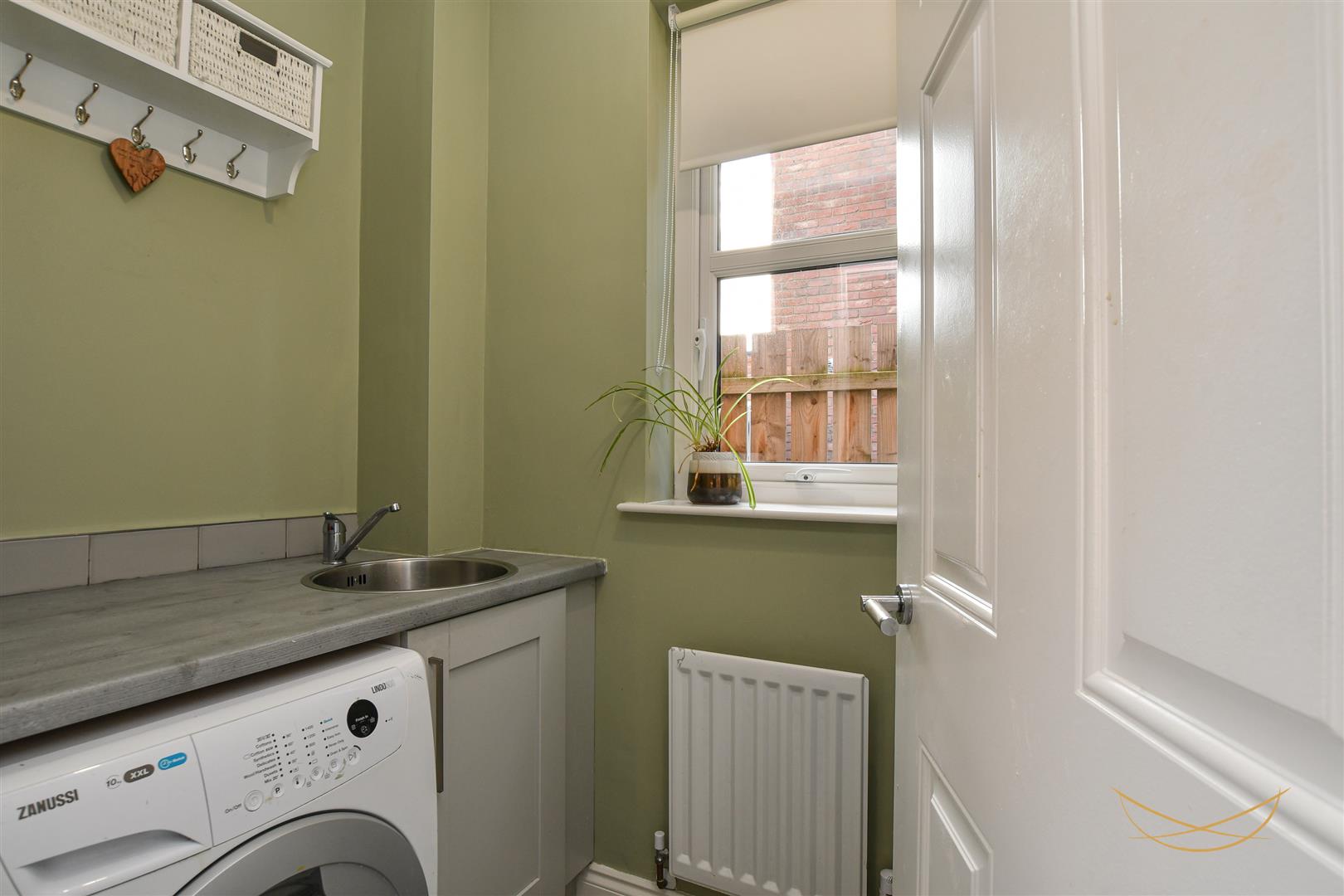 4 Bed Detached House - Image 18