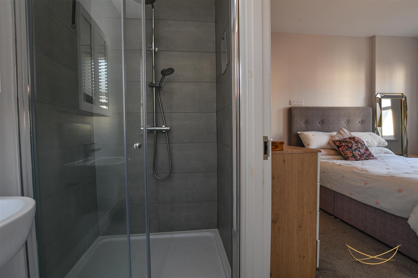 4 Bed Detached House - Image 29