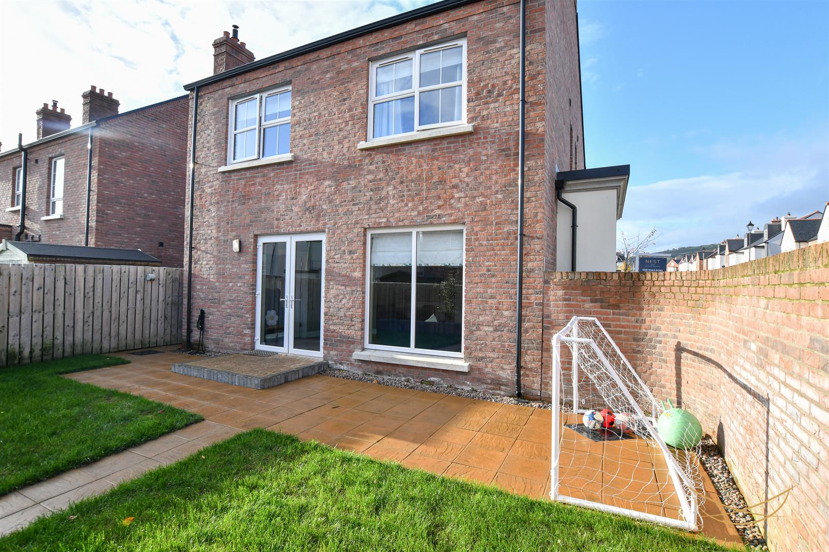 4 Bed Detached House - Image 41
