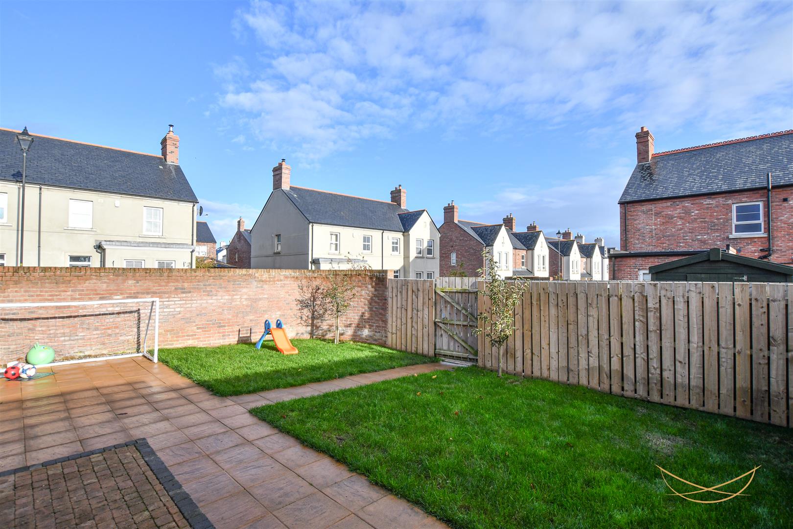 4 Bed Detached House - Image 42