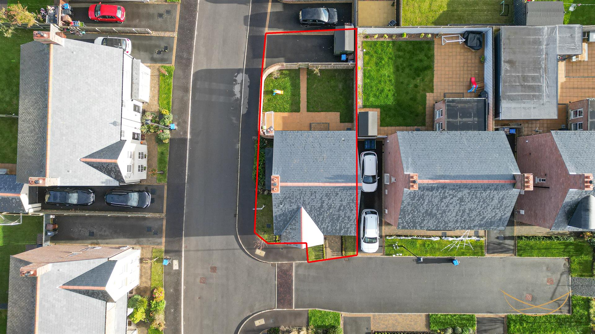 4 Bed Detached House - Image 44