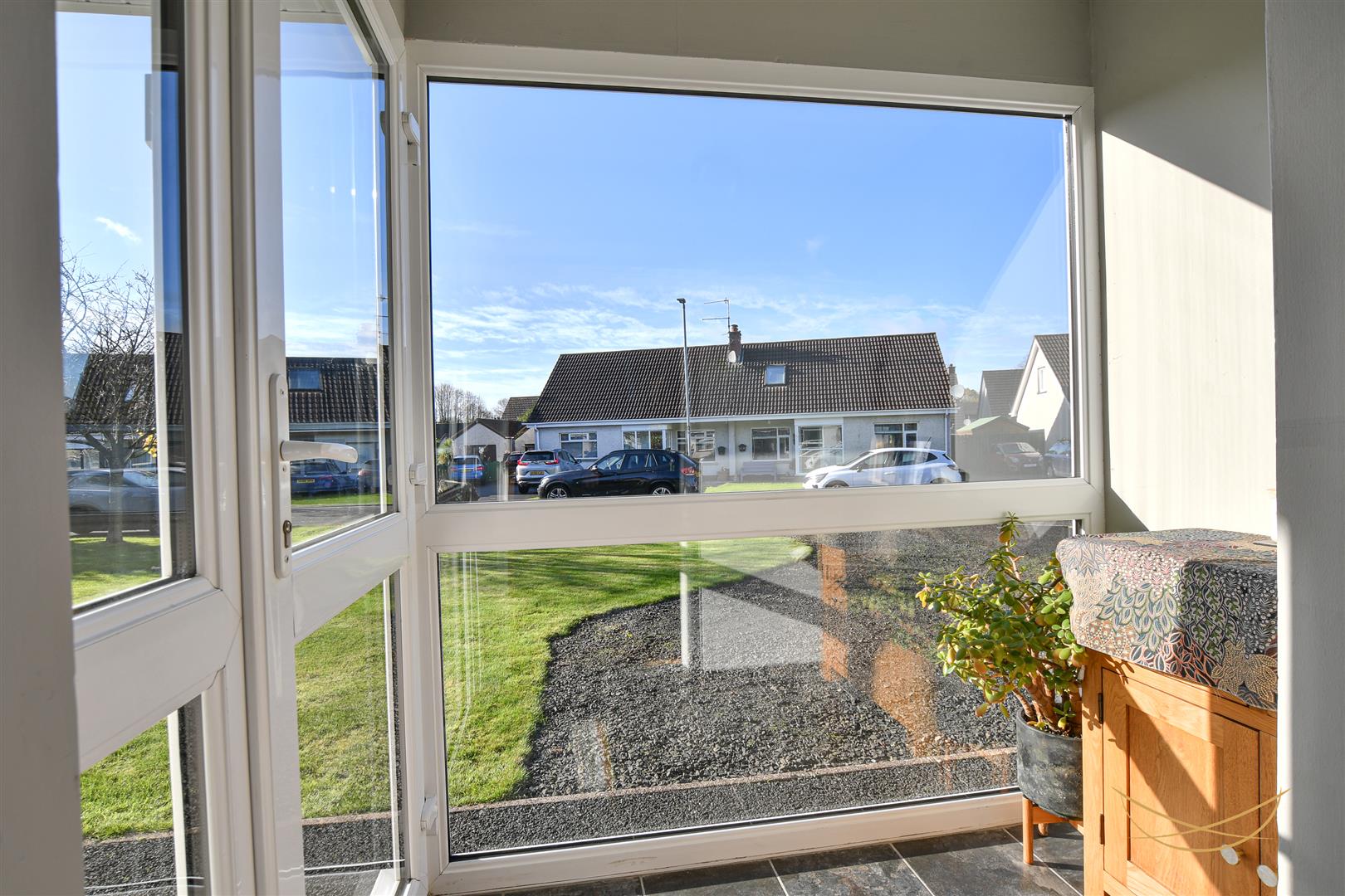 3 Bed Semi-detached House - Image 4