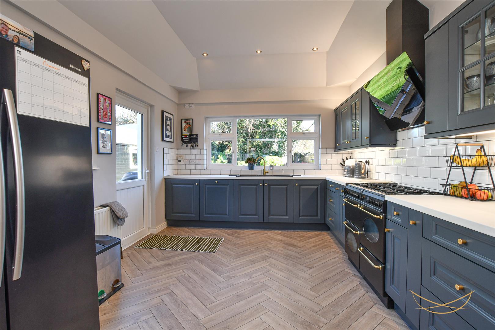 3 Bed Semi-detached House - Image 11