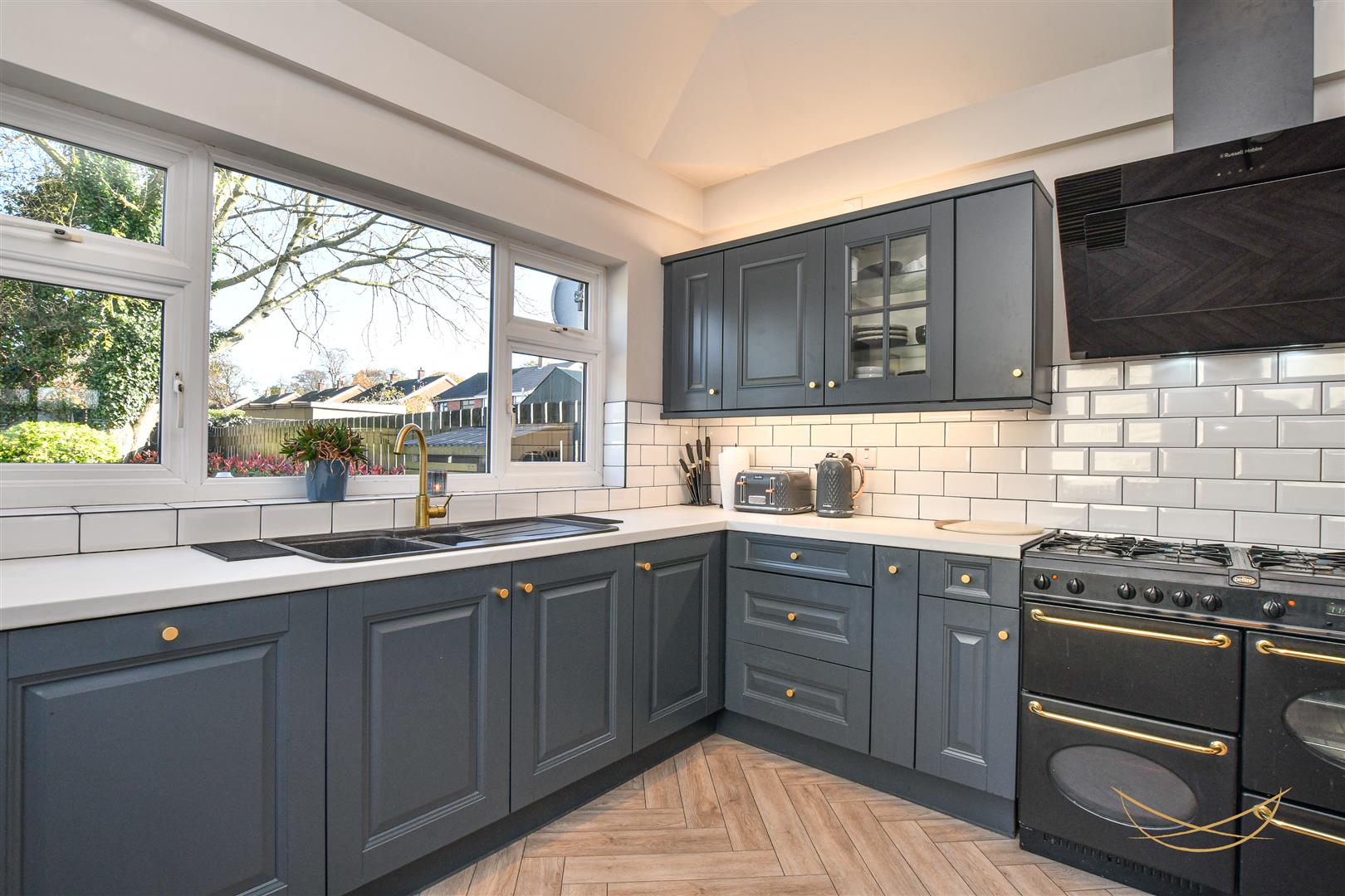 3 Bed Semi-detached House - Image 12