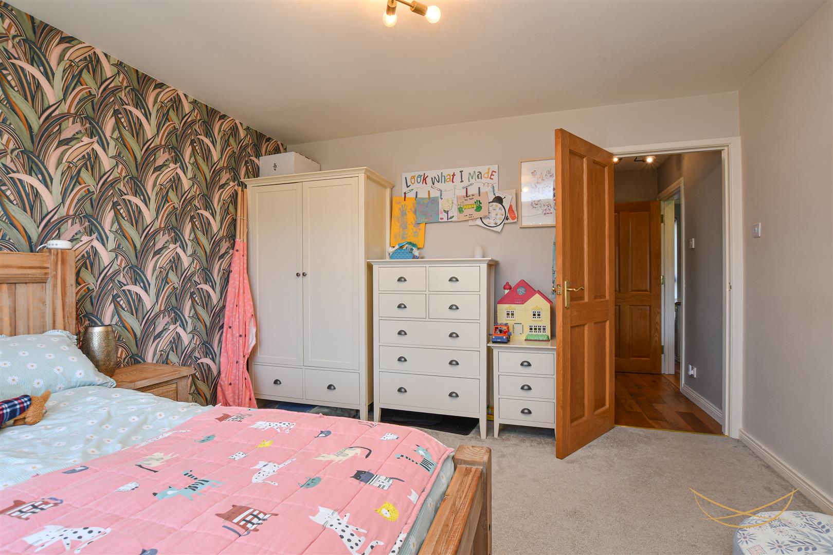 3 Bed Semi-detached House - Image 22