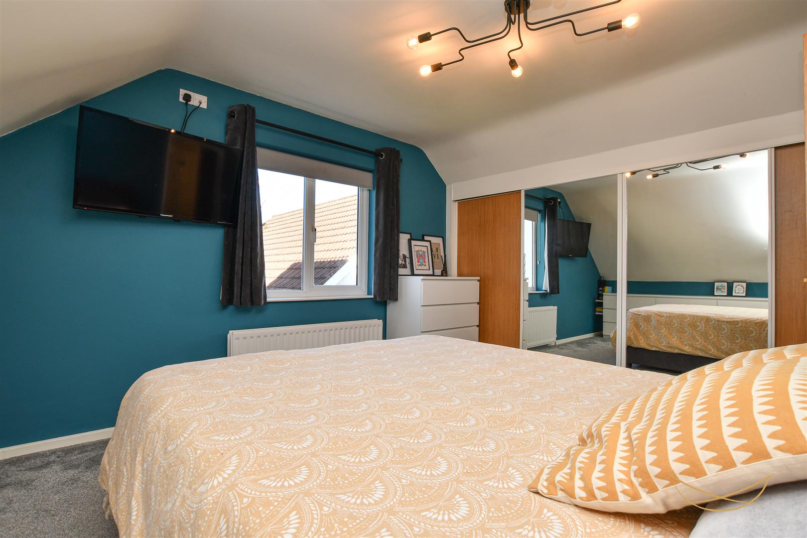 3 Bed Semi-detached House - Image 34