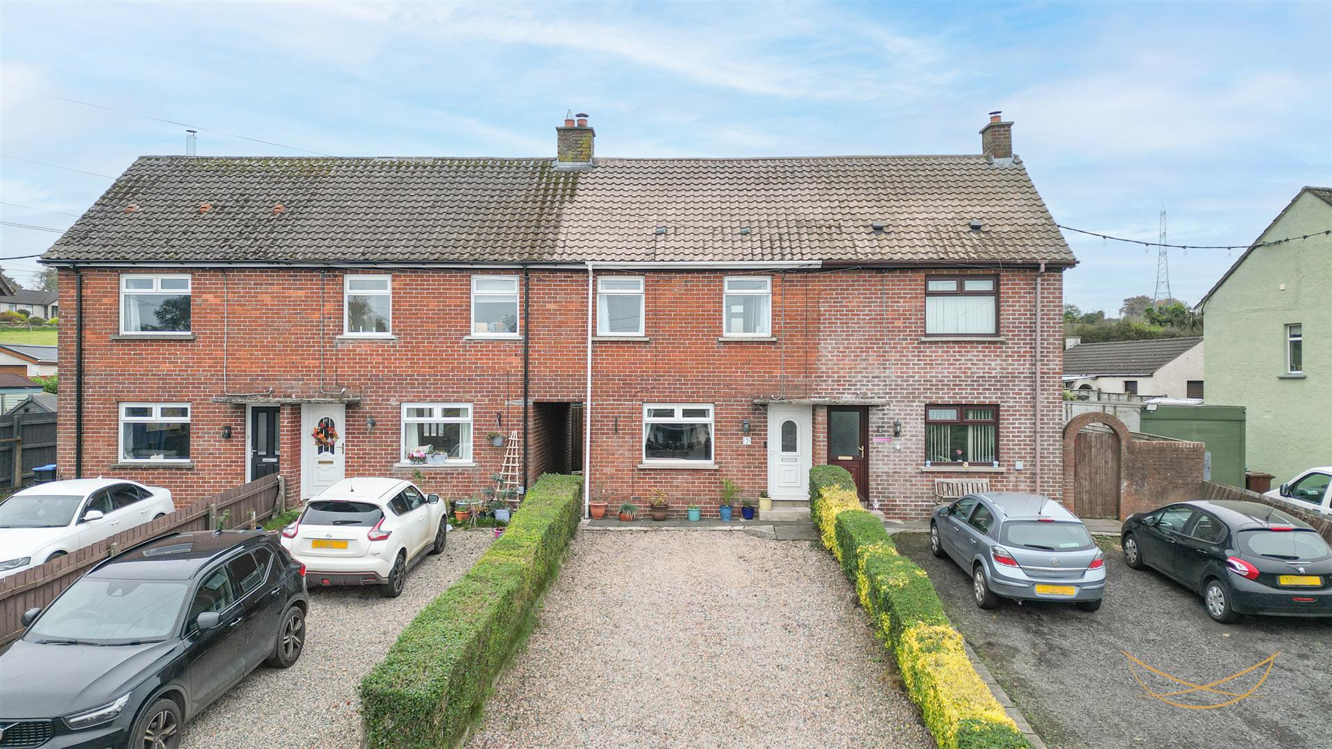 2 Bed Mid-terrace House - Image 1